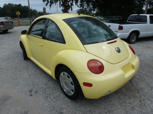 Volkswagen New Beetle 2001 photo 4