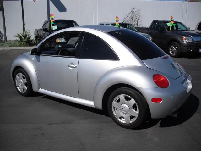 Volkswagen New Beetle 2001 photo 1
