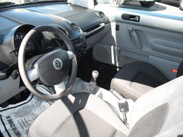 Volkswagen New Beetle 2001 photo 2