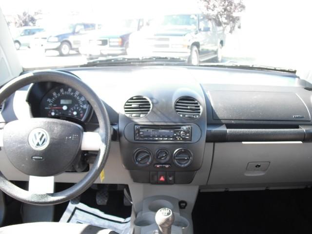 Volkswagen New Beetle 2001 photo 3