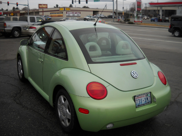 Volkswagen New Beetle 2001 photo 3
