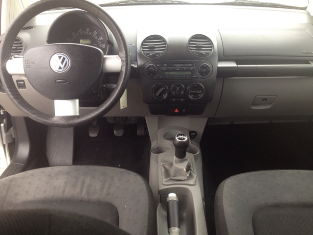 Volkswagen New Beetle 2001 photo 3