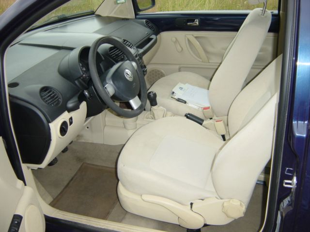 Volkswagen New Beetle S Sedan Hatchback