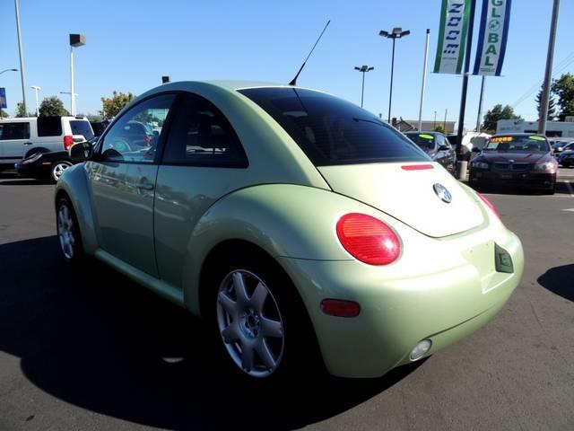 Volkswagen New Beetle 2001 photo 4