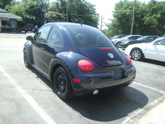 Volkswagen New Beetle 2001 photo 1