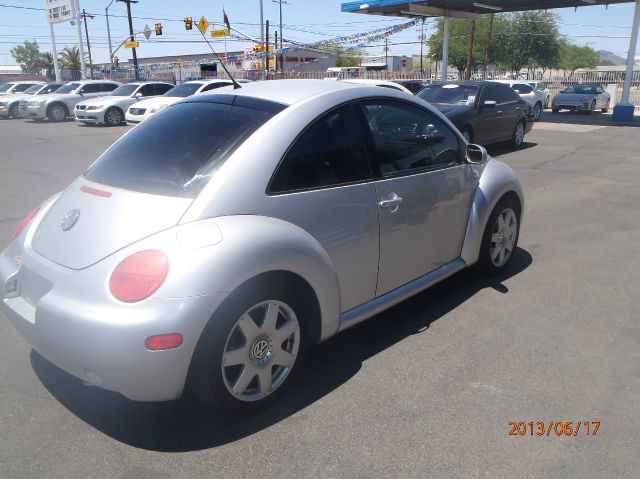 Volkswagen New Beetle 2001 photo 2
