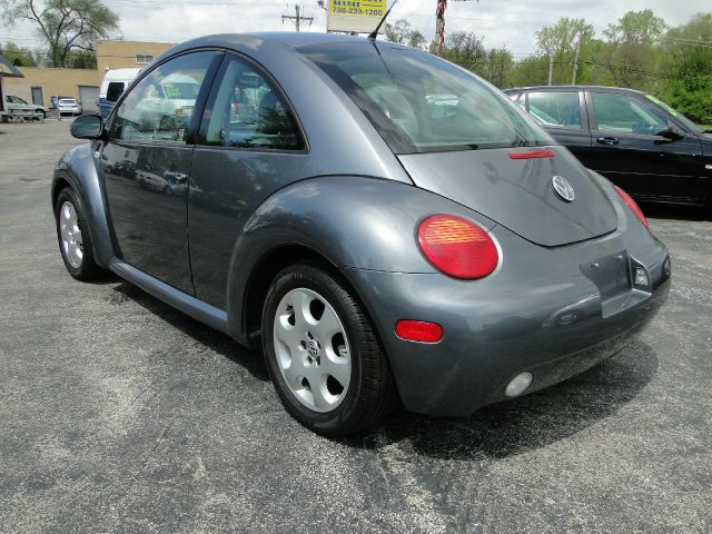 Volkswagen New Beetle 2002 photo 1