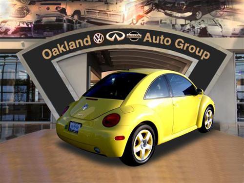 Volkswagen New Beetle 2002 photo 1