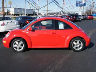 Volkswagen New Beetle FWD 4dr Sport Other