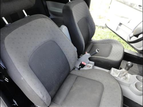 Volkswagen New Beetle 2002 photo 3