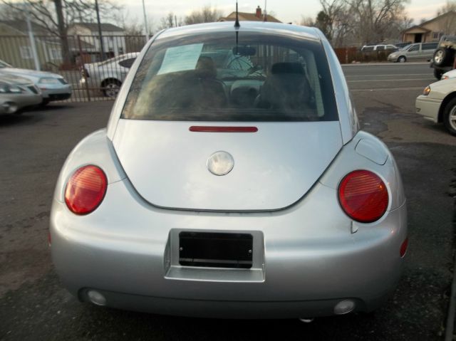 Volkswagen New Beetle 2002 photo 2