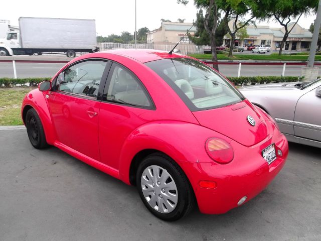 Volkswagen New Beetle 2002 photo 2