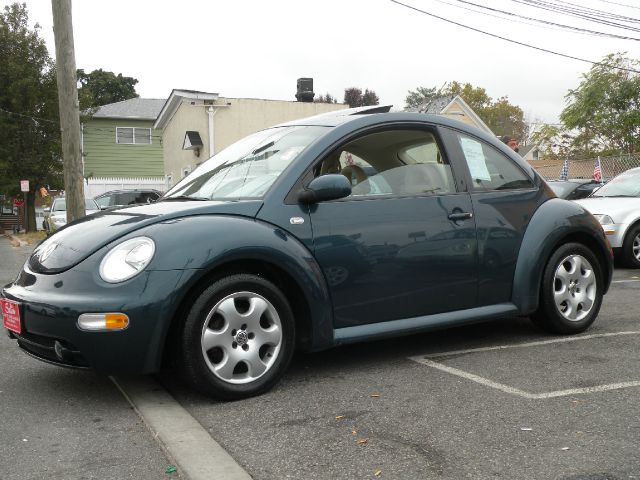 Volkswagen New Beetle 2002 photo 1