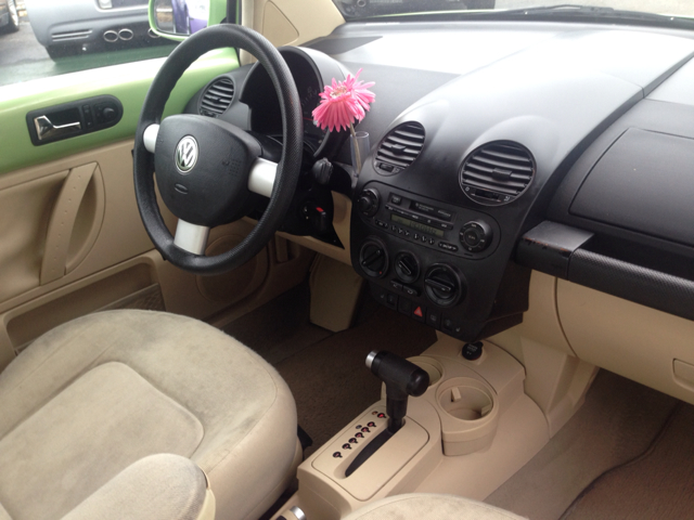 Volkswagen New Beetle 2002 photo 1