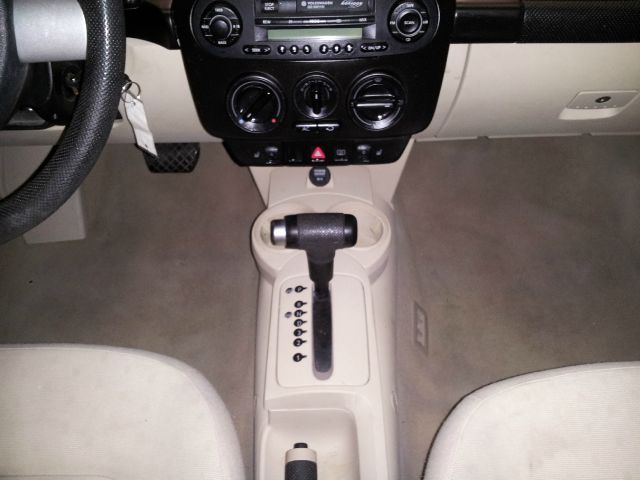 Volkswagen New Beetle 2002 photo 1