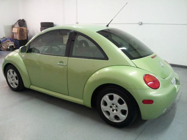 Volkswagen New Beetle 2002 photo 12