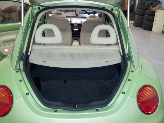 Volkswagen New Beetle 2002 photo 17