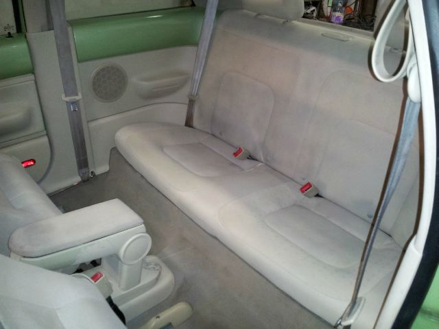 Volkswagen New Beetle 2002 photo 18