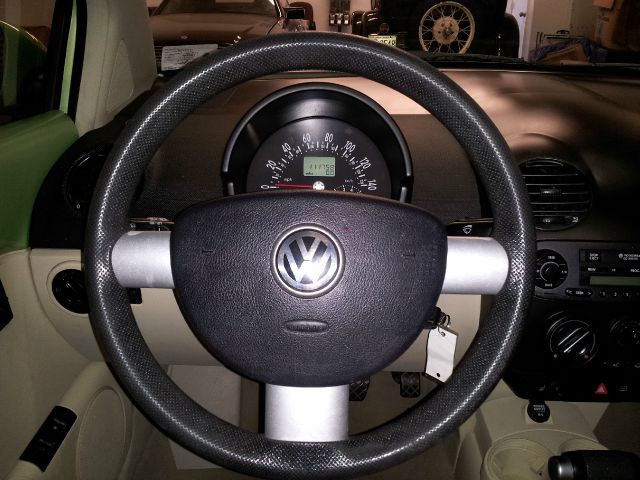 Volkswagen New Beetle 2002 photo 19