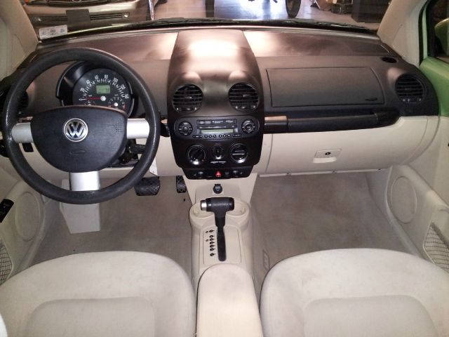 Volkswagen New Beetle 2002 photo 21