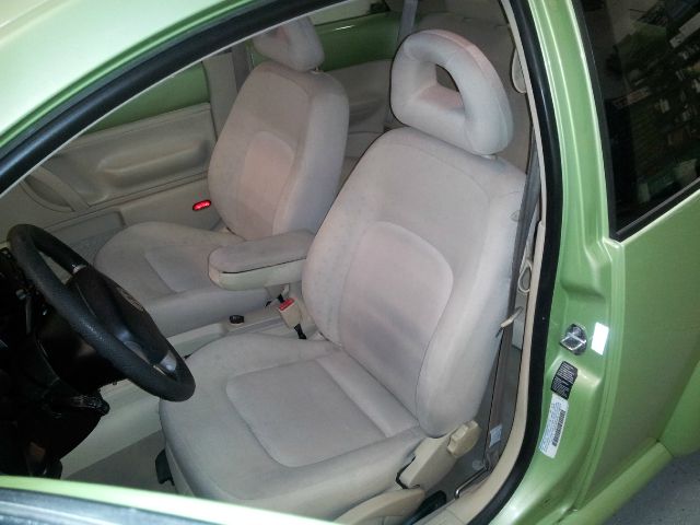 Volkswagen New Beetle 2002 photo 22