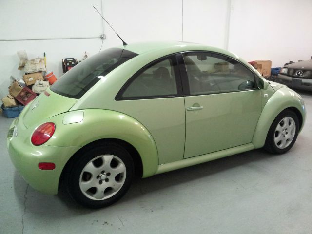 Volkswagen New Beetle 2002 photo 24