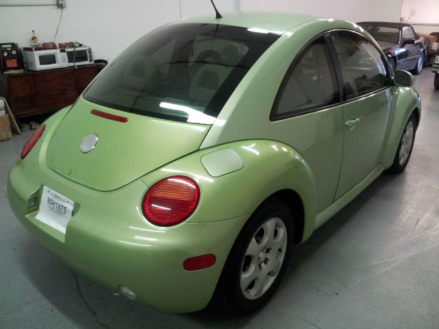 Volkswagen New Beetle 2002 photo 25