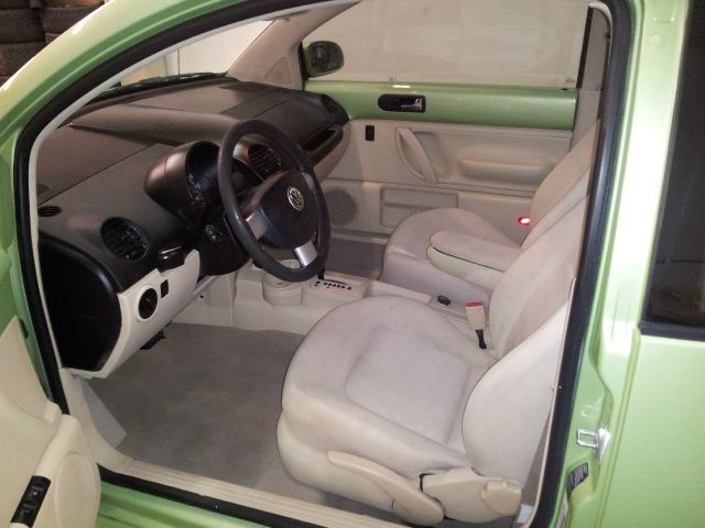Volkswagen New Beetle 2002 photo 4
