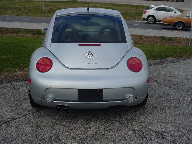 Volkswagen New Beetle 24K Hatchback