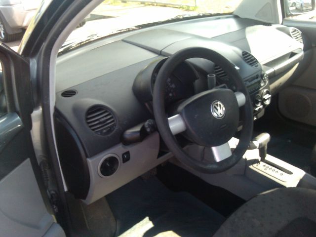 Volkswagen New Beetle 4dr 112 WB AWD Hatchback