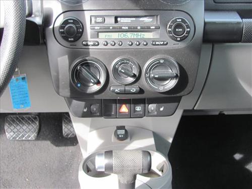 Volkswagen New Beetle 2002 photo 2