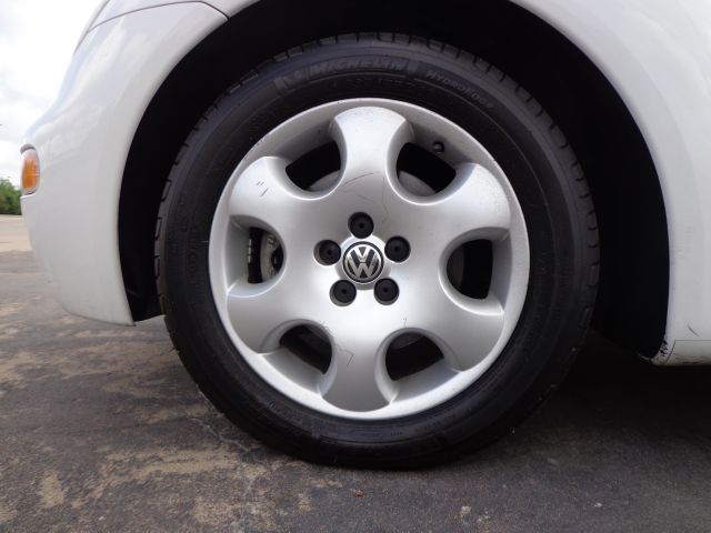 Volkswagen New Beetle 2002 photo 11