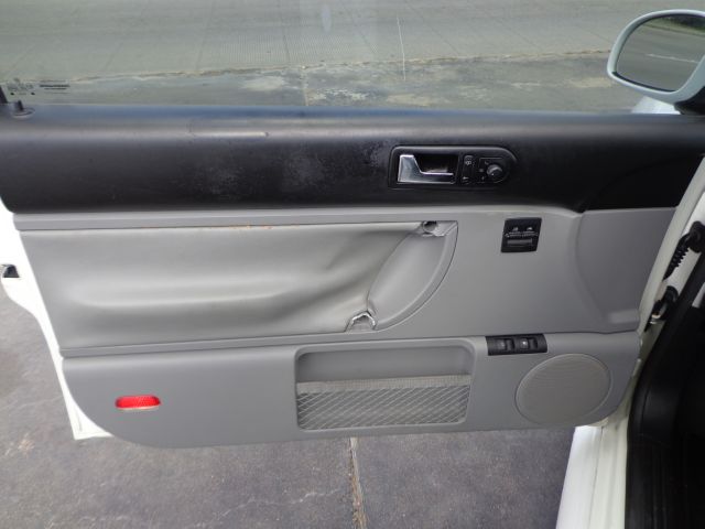 Volkswagen New Beetle 2002 photo 6