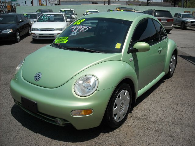 Volkswagen New Beetle 2002 photo 2