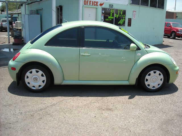 Volkswagen New Beetle 2002 photo 3