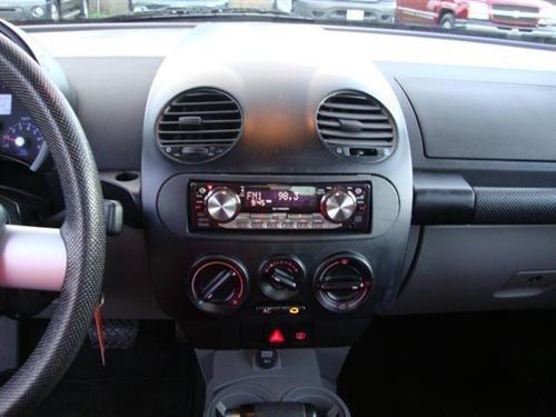 Volkswagen New Beetle FWD 4dr Sport Other