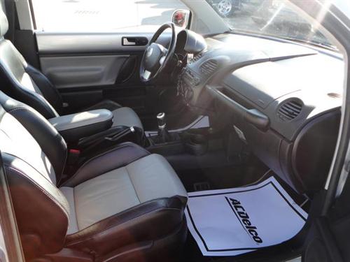 Volkswagen New Beetle 2002 photo 2