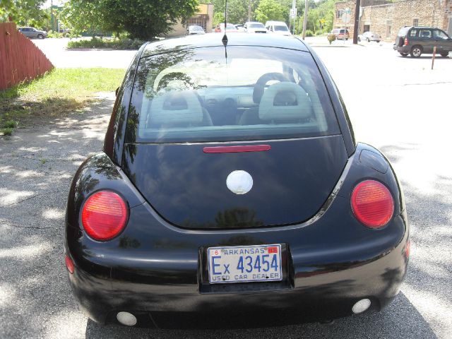 Volkswagen New Beetle 2002 photo 4