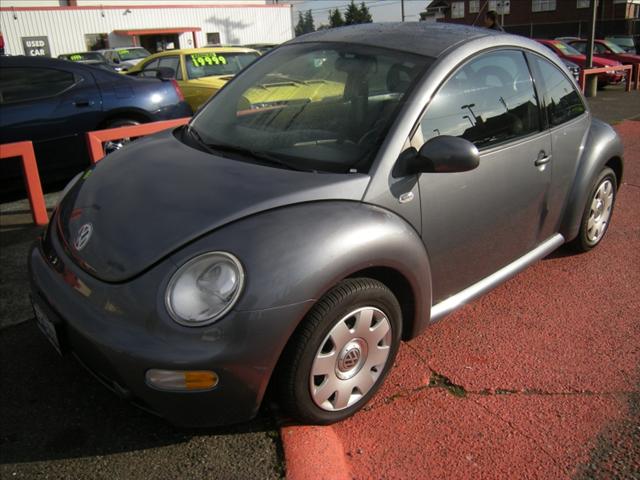Volkswagen New Beetle FWD 4dr Sport Hatchback