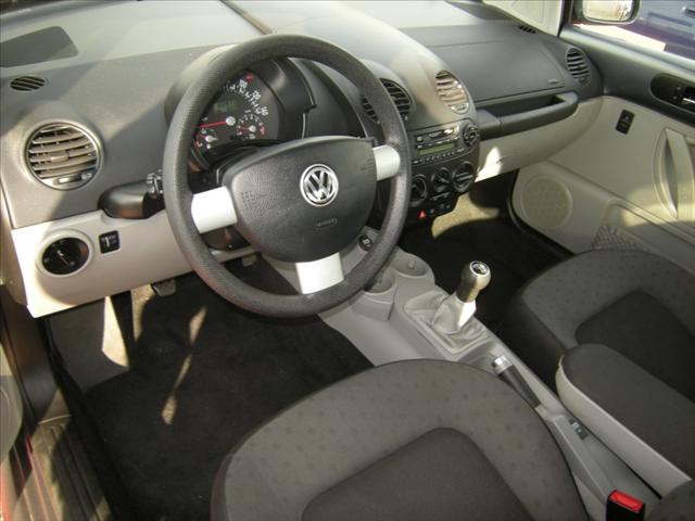 Volkswagen New Beetle 2002 photo 4