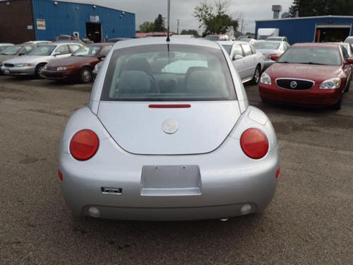 Volkswagen New Beetle 2002 photo 3