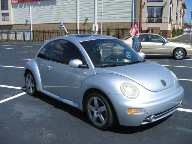 Volkswagen New Beetle 2002 photo 1