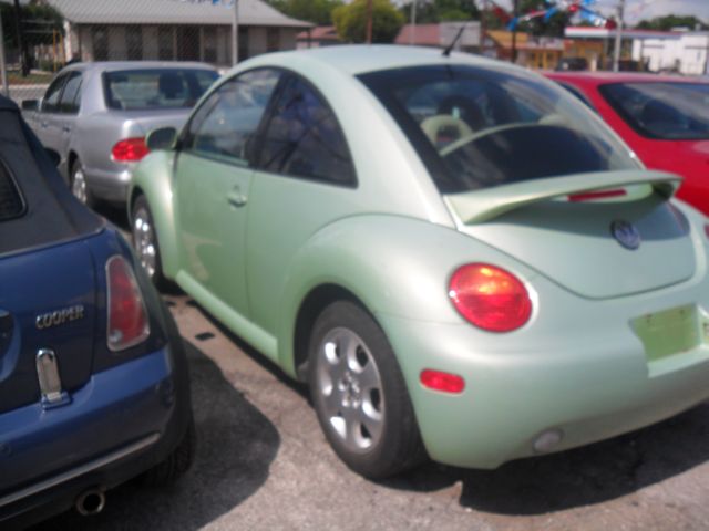 Volkswagen New Beetle 2002 photo 2