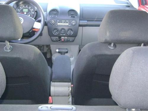 Volkswagen New Beetle FWD 4dr Sport Other