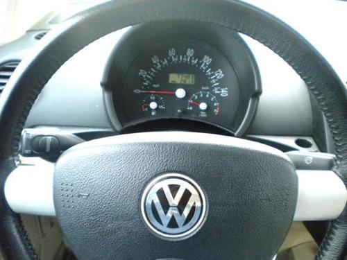 Volkswagen New Beetle 2002 photo 1