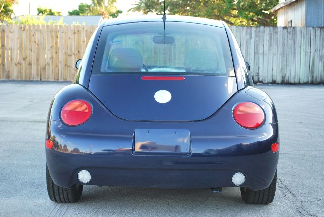 Volkswagen New Beetle 2002 photo 2