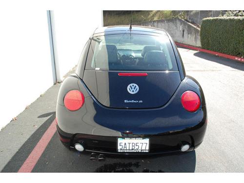 Volkswagen New Beetle 2002 photo 2