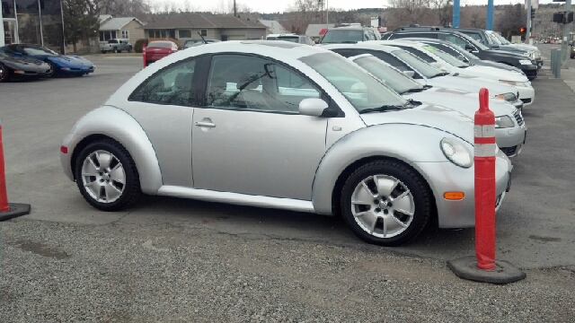 Volkswagen New Beetle 2002 photo 1