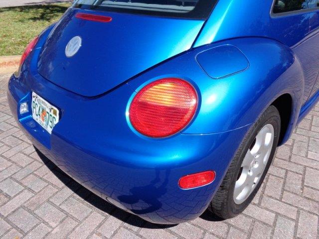 Volkswagen New Beetle 2002 photo 1