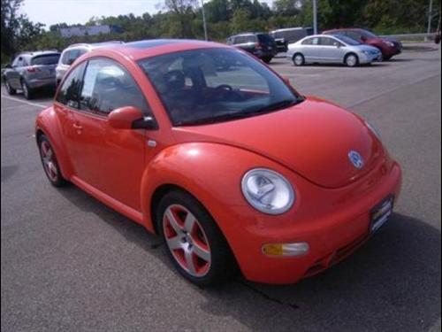Volkswagen New Beetle FWD 4dr Sport Other
